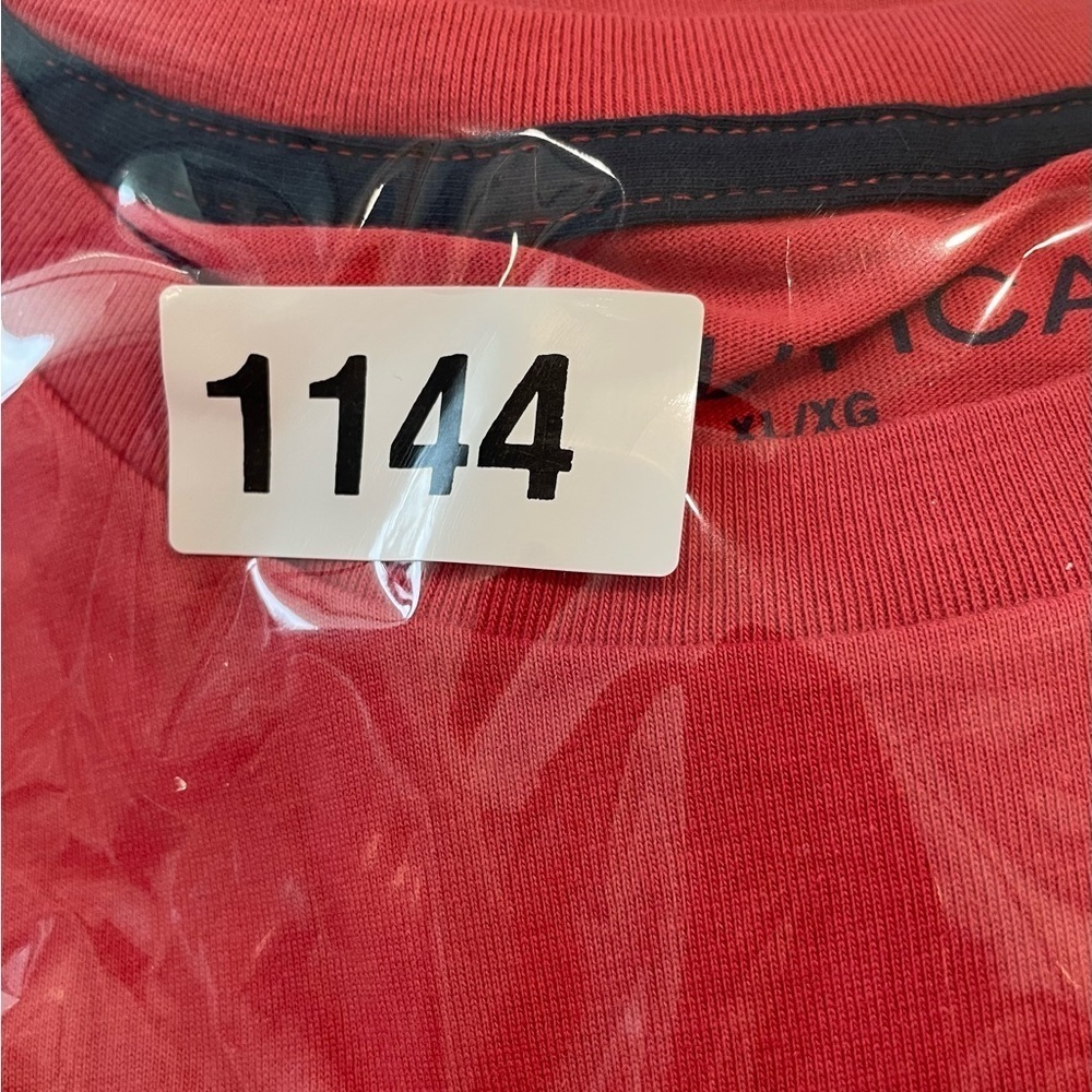 Nautica Tshirt Size Large Red Color Crew Neck
Men’s Graphic T-Shirt Cotton - Picture 5 of 5